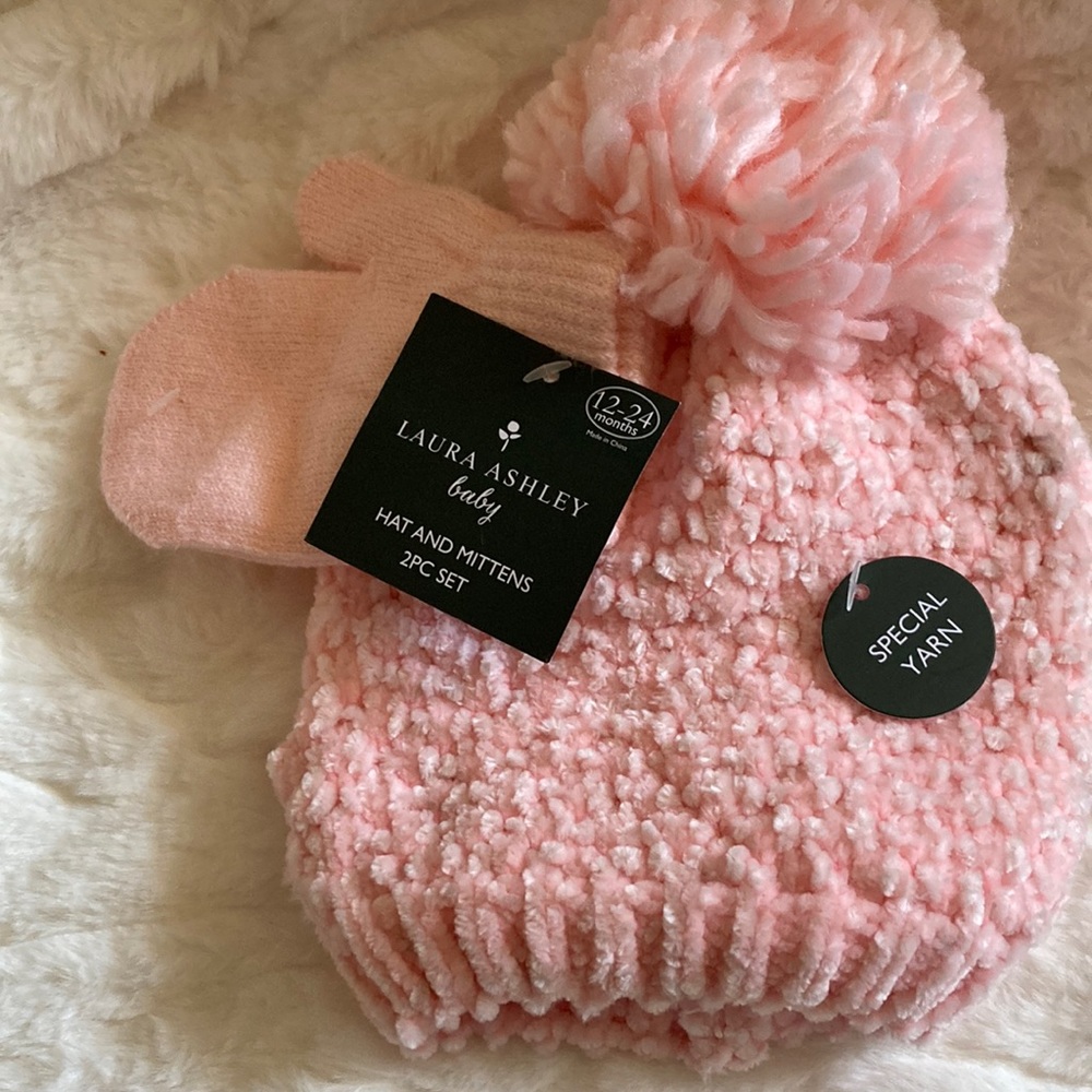 Hat and mittens